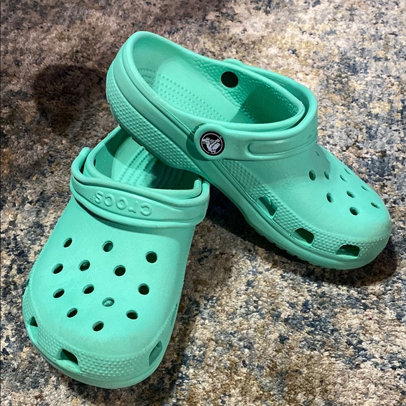 CROCS Other - Crocs Kids Classic Clog - Green size 2